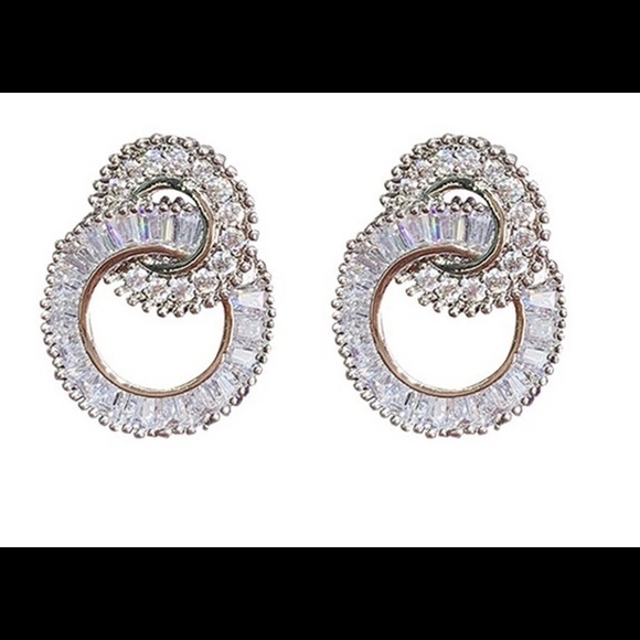 DOUBLE HOOP EARRINGS - Picture 3 of 5